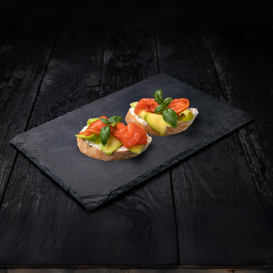 Bruschettas de Salmon ahumado y aguacate